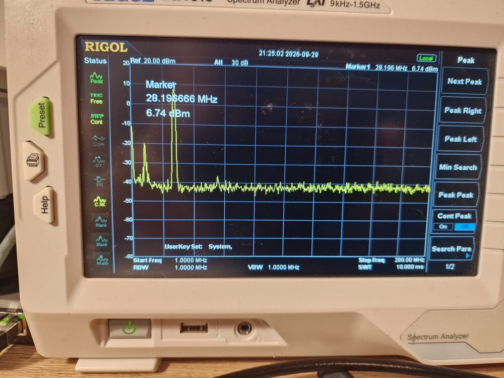 Output spectrum on 10m, 1-200 MHz